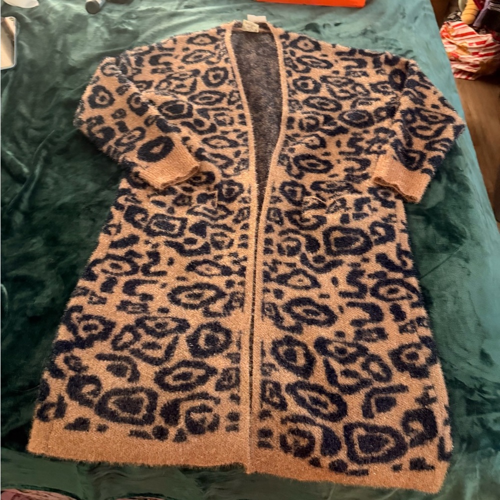 Vocal Tan and Black leopard cardigan with glitter threads Xl nwt